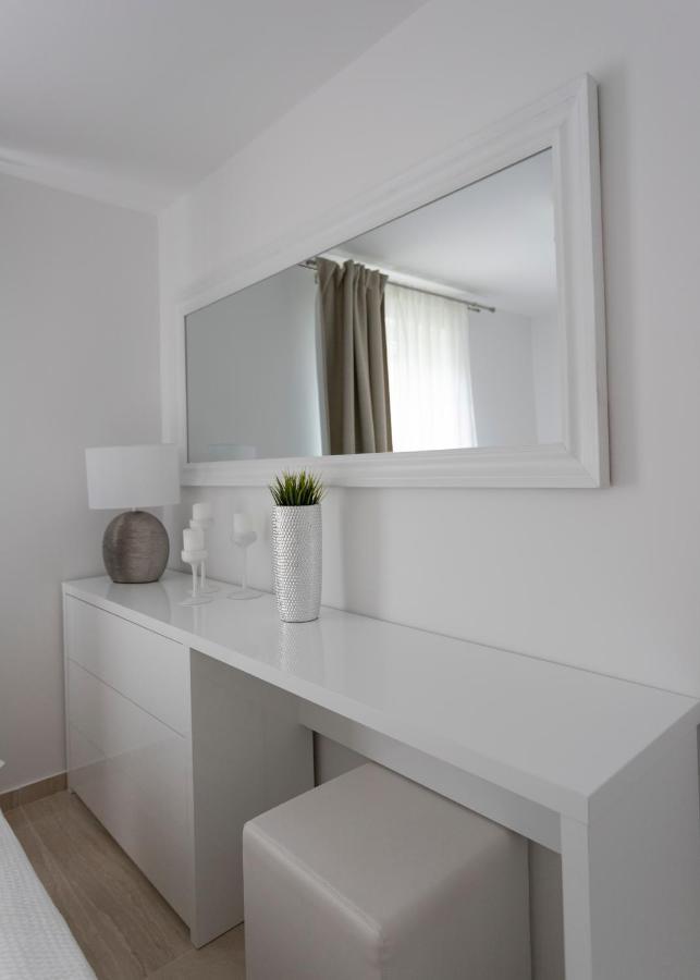 Luxury Mantinela Apartment Malinska Bagian luar foto
