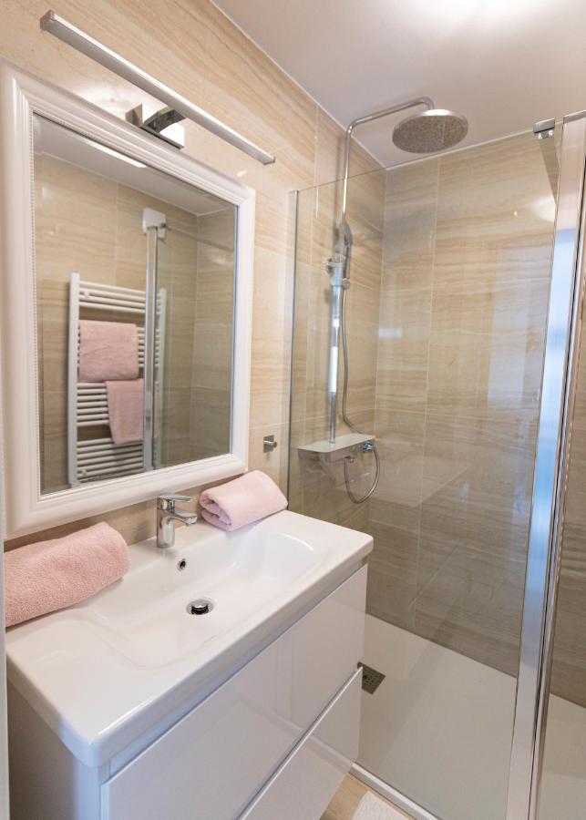 Luxury Mantinela Apartment Malinska Bagian luar foto
